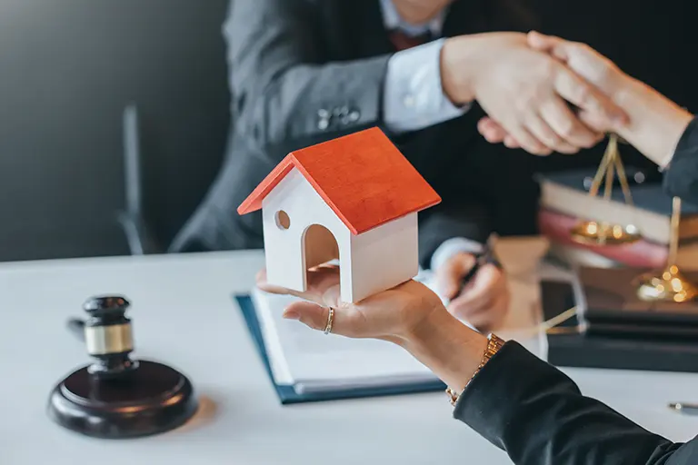 Firma Notarial: coordinación con notaría, documentación, contratos y firma segura.