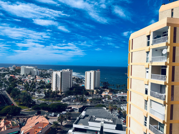 Se alquila Apartamento en Playa de las Américas – zona las Verónicas.