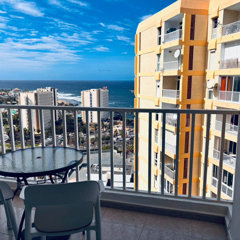 Se alquila Apartamento en Playa de las Américas – zona las Verónicas.