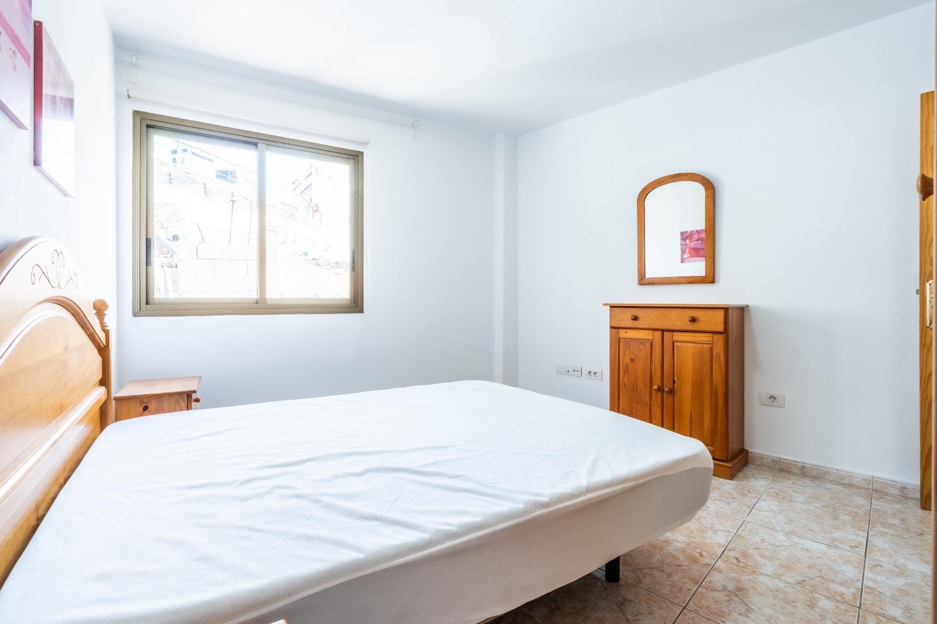 0fce0f92-cfc6-4a47-b09b-2640eaad3139 Se vende piso en los Cristianos al lado de la playa de las Vistas