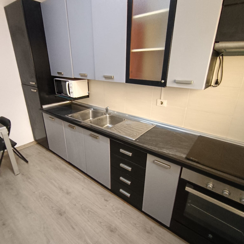 Se alquila apartamento en Playa Paraiso.