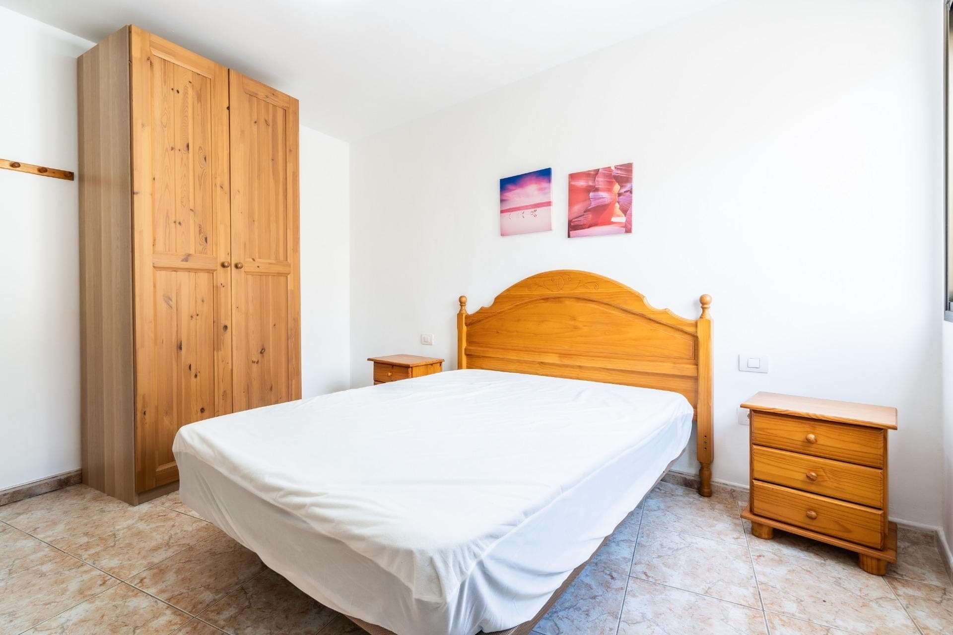 4291b097-b1fb-42d9-a13d-efc2c961176d Se vende piso en los Cristianos al lado de la playa de las Vistas