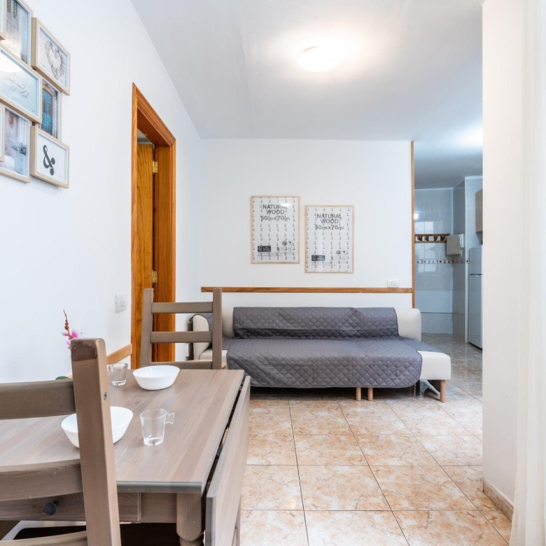 Se vende piso en los Cristianos al lado de la playa de las Vistas