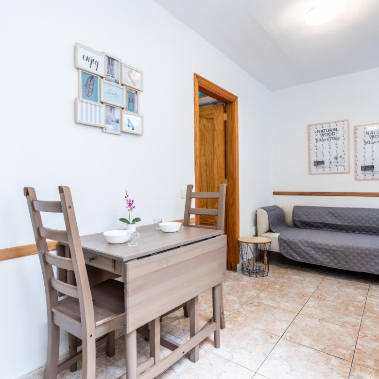 Se vende piso en los Cristianos al lado de la playa de las Vistas