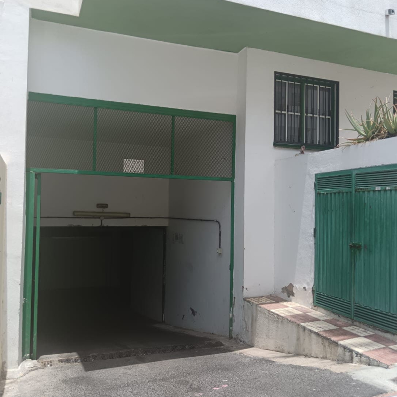 Se vende Garaje cerrado en Adeje