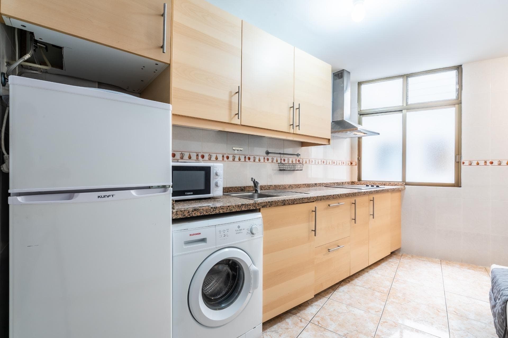 83cf3179-1984-4a2d-a7d0-1a5041da2fea (1) Se vende piso en los Cristianos al lado de la playa de las Vistas