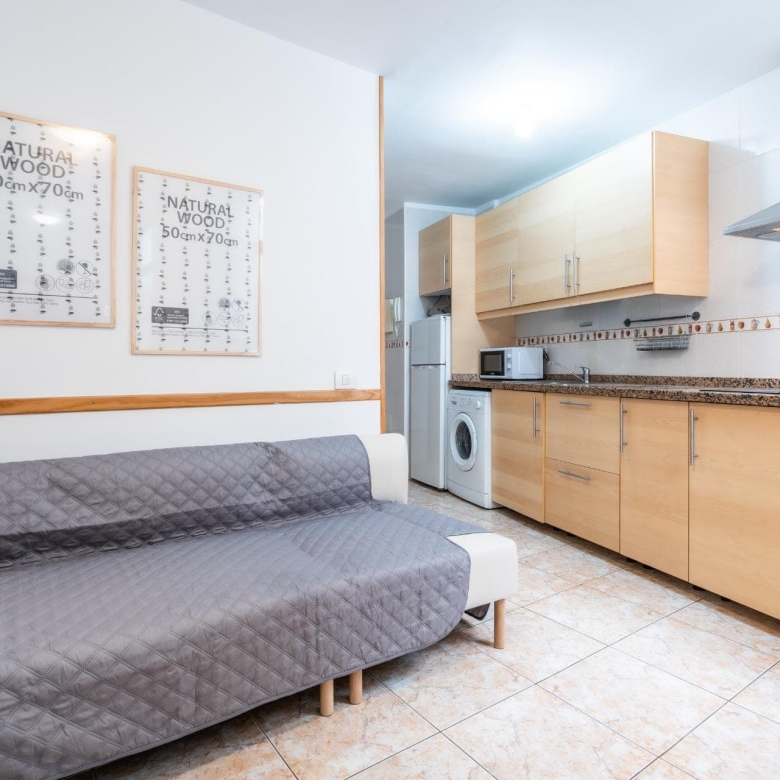 Se vende piso en los Cristianos al lado de la playa de las Vistas