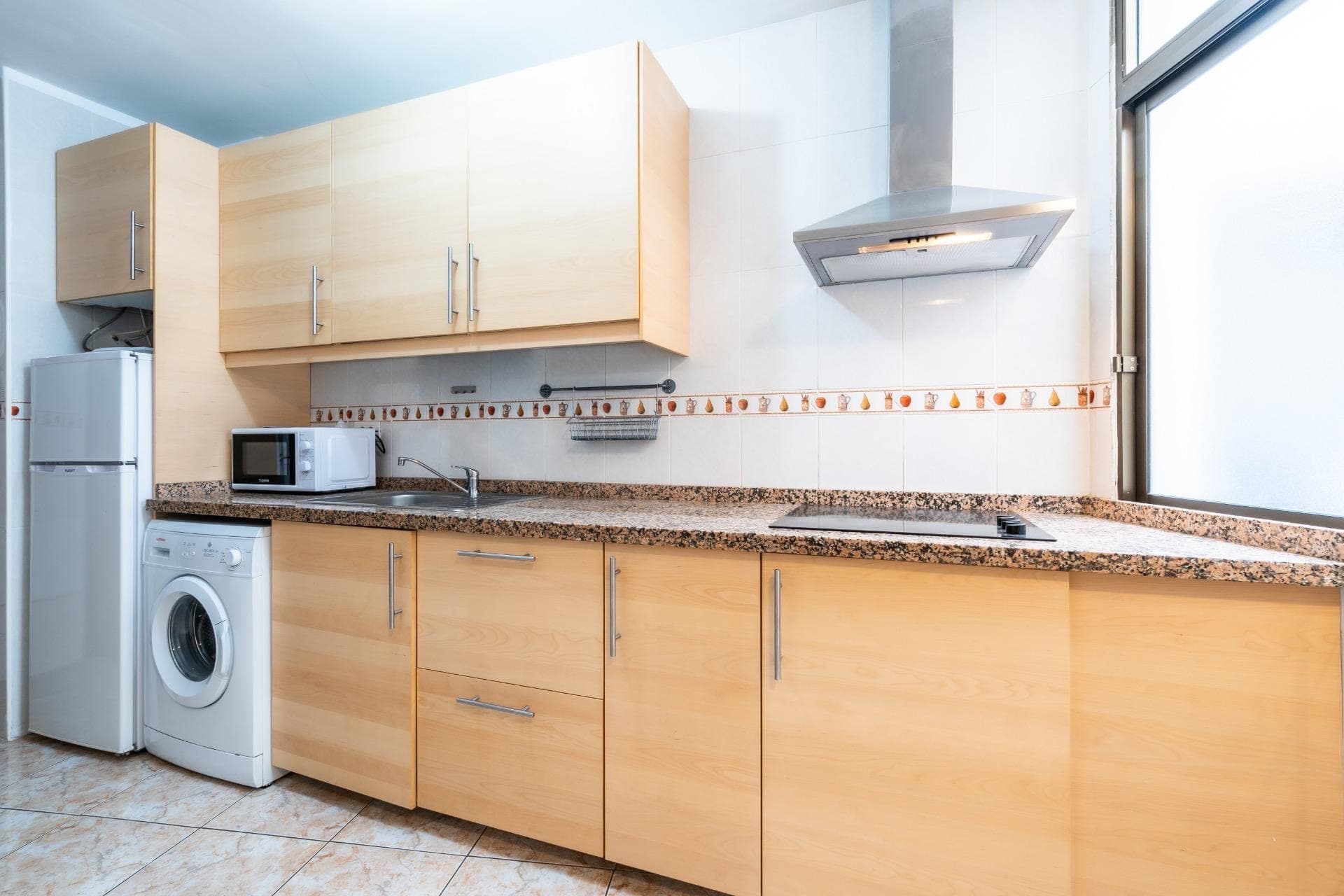 86d6187d-3acb-4bce-96ad-5cc75d6531c8 Se vende piso en los Cristianos al lado de la playa de las Vistas