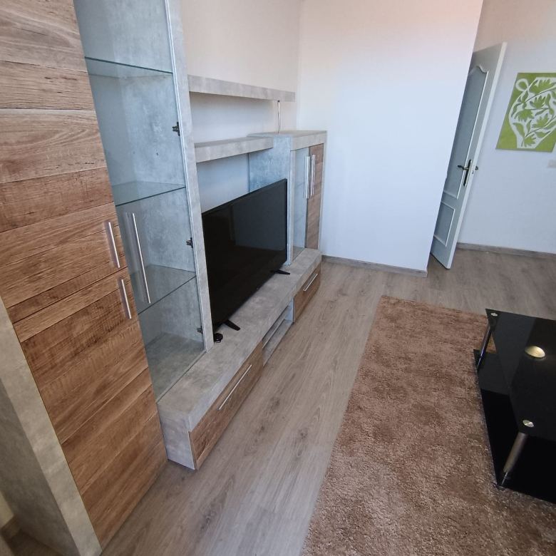 Se alquila apartamento en Playa Paraiso.