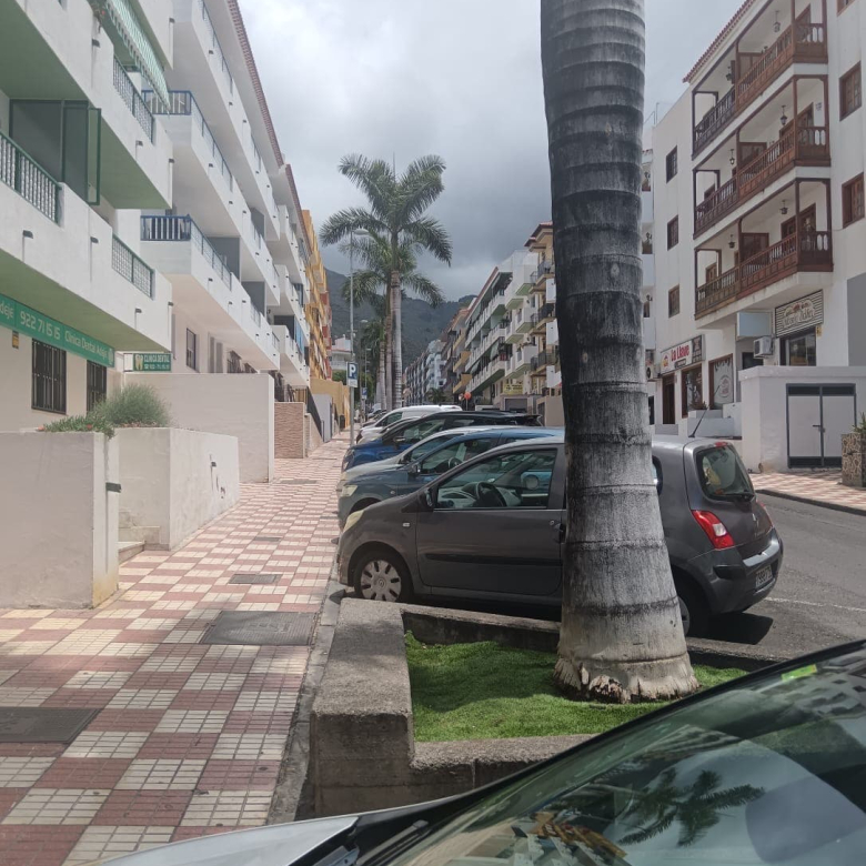 Se vende Garaje cerrado en Adeje