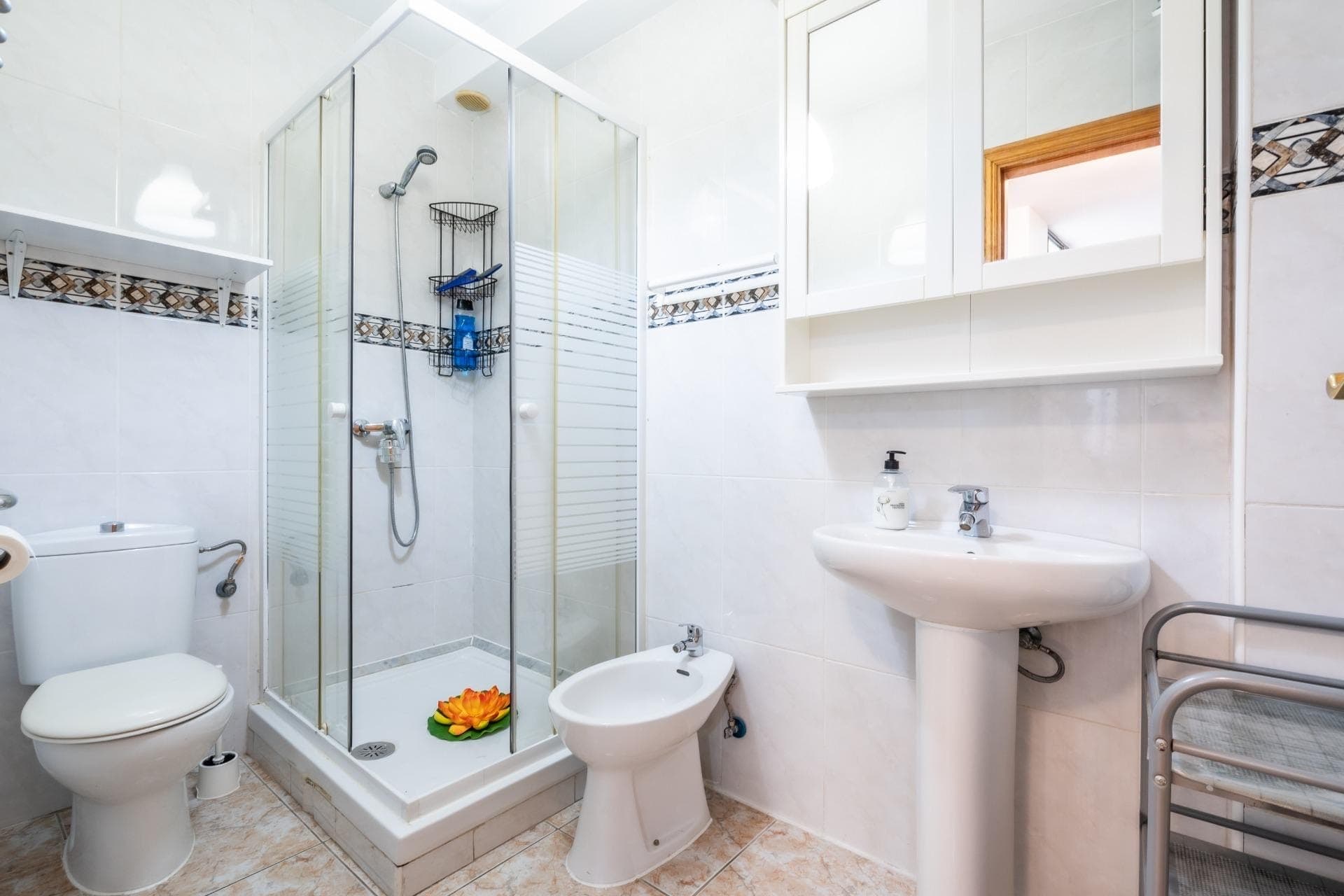 b3a4b450-343a-42cc-8ae3-6c2bab7e5c58 Se vende piso en los Cristianos al lado de la playa de las Vistas