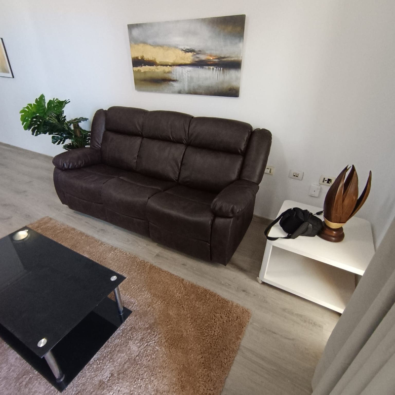 Se alquila apartamento en Playa Paraiso.