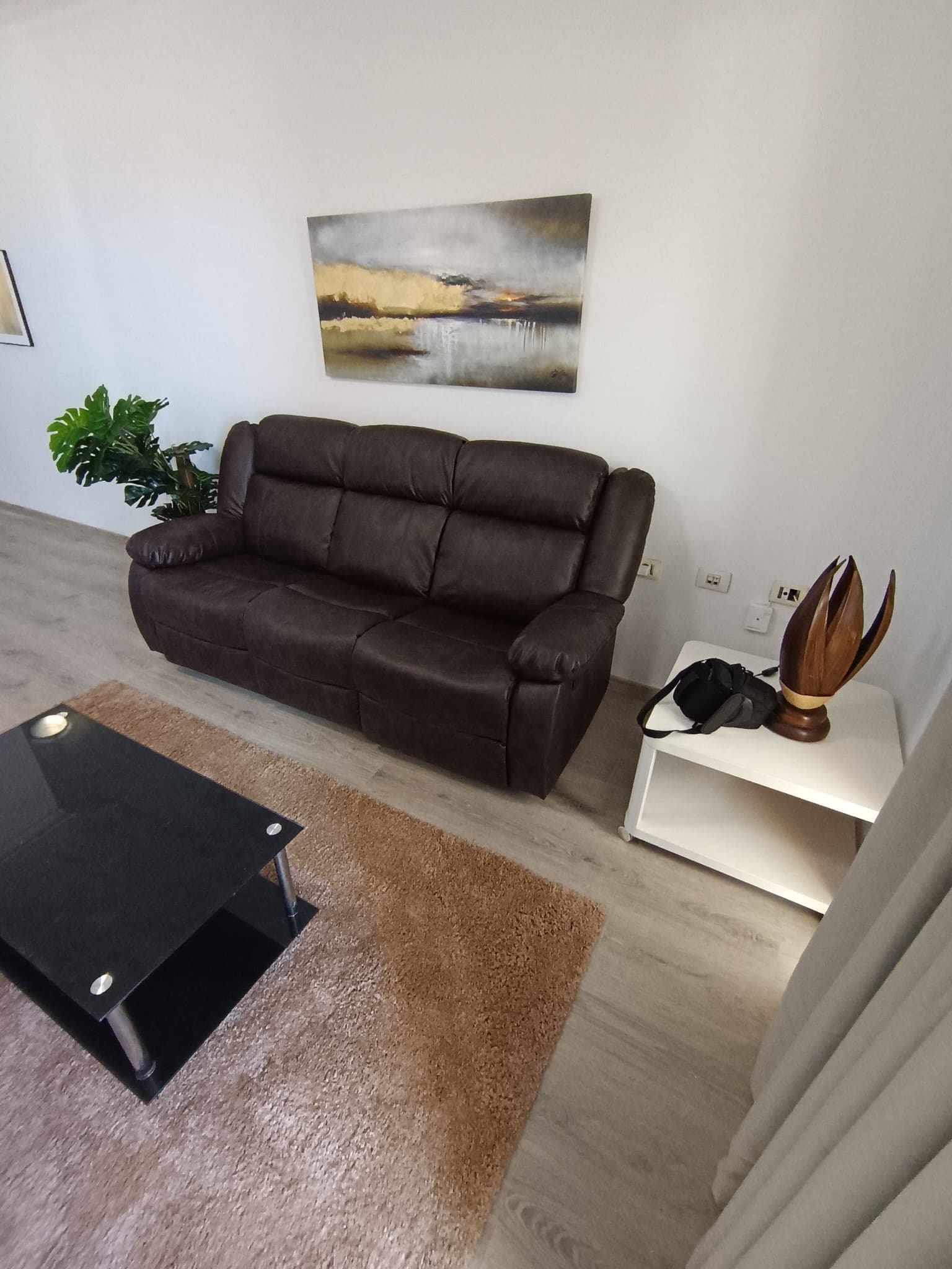 b9727205-d9f7-427b-ac4e-576ba01a7b53 Se alquila apartamento en Playa Paraiso.