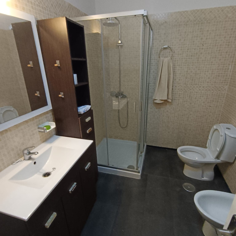 Se alquila apartamento en Playa Paraiso.