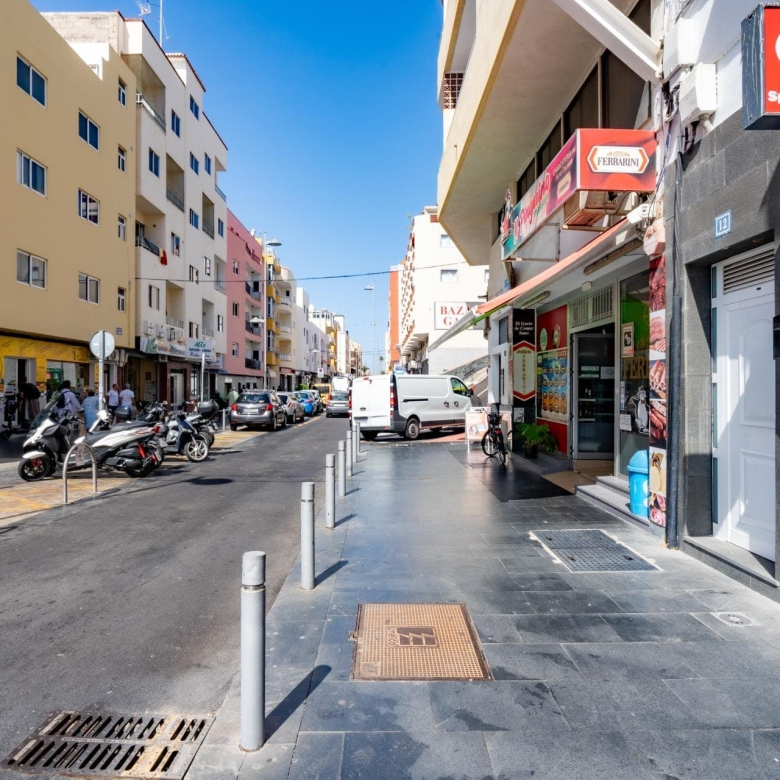 Se vende piso en los Cristianos al lado de la playa de las Vistas