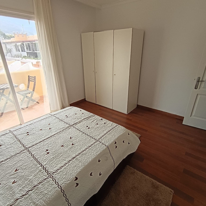 Se alquila apartamento en Playa Paraiso.