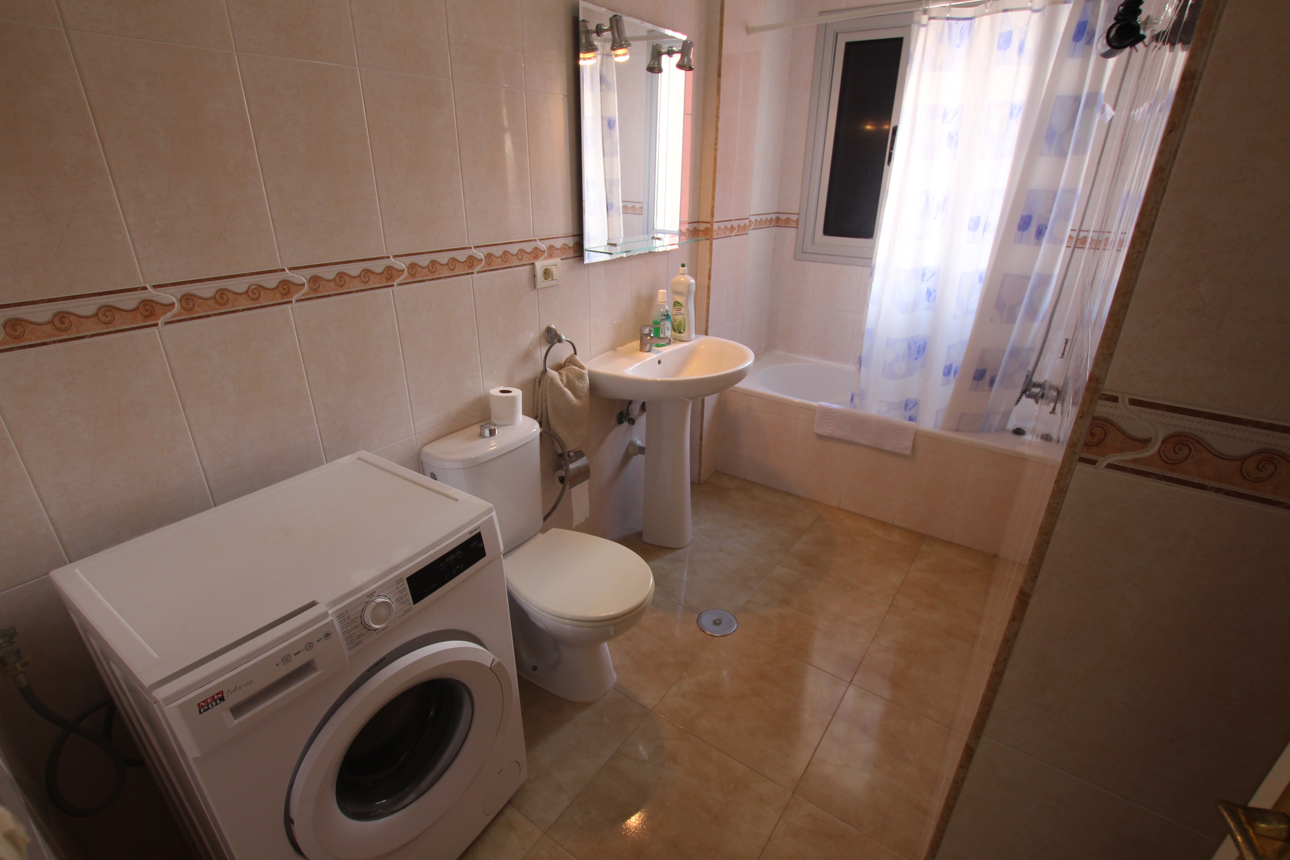 Se vende Piso en Cabo Blanco piso de 2 habitaciones vistas al mar